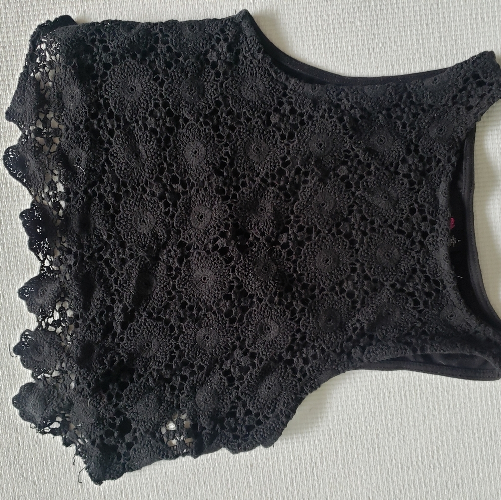 Eye candy crochet crop top